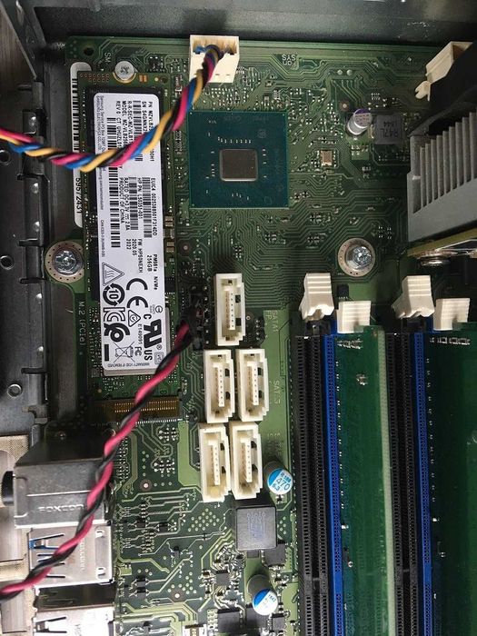 Fujitsu ESPRIMO D738 I5-8500/ 16 DDR4/ 256 SSD M.2 NVME/ GTX 1050