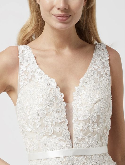 Suknia ślubna z koronki i tiulu, rozmiar 38