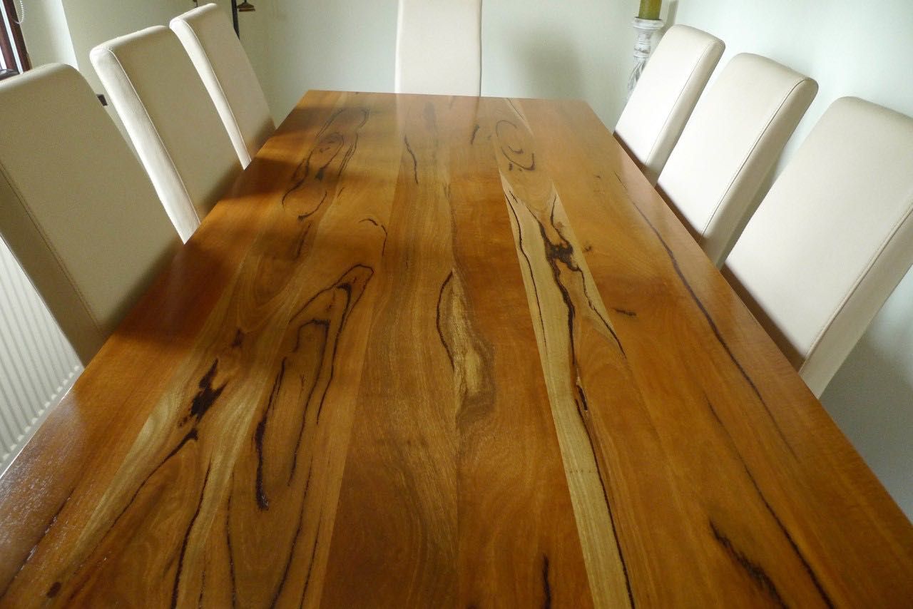 Jedyny i niepowtarzalny stół z litego drewna Marii