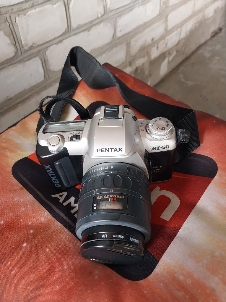 Продам фотоапарат pentax mz-50 з об'єктивом pentax 35-80