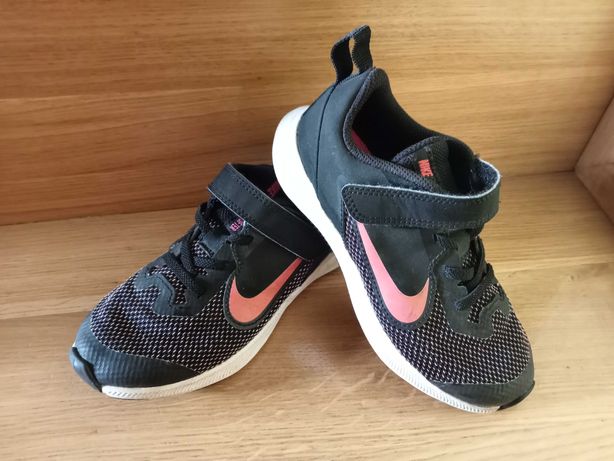 Jak nowe Nike 28 lekkie adidasy buty sportowe dla dziewczynki