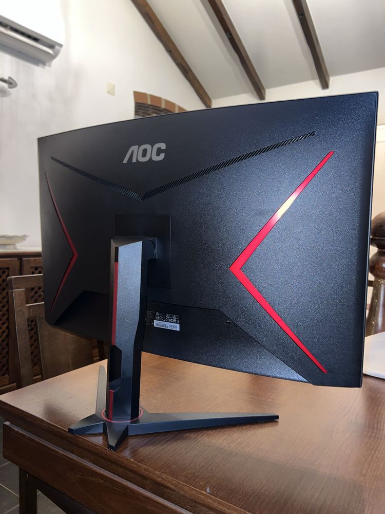 Monitor AOC (240hz) Curvo 32”