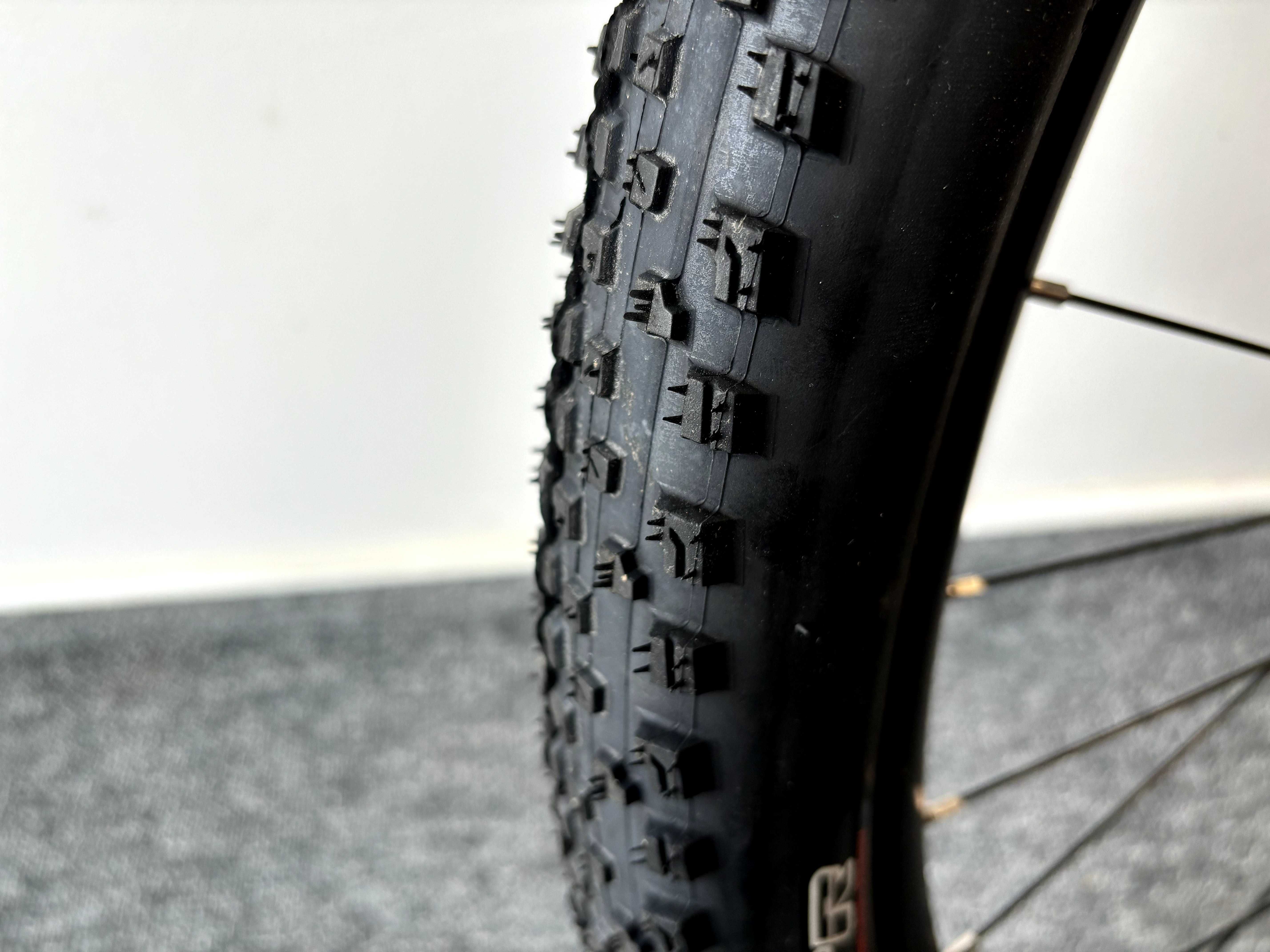 Nowe koła Mtb Boost na sztywną oś zestaw z oponami Maxis 2.35"