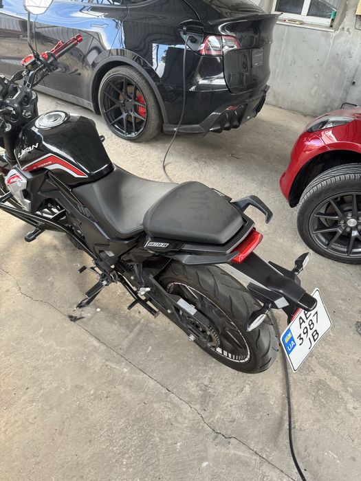 Мотоцикл Lifan sr 220 v4.