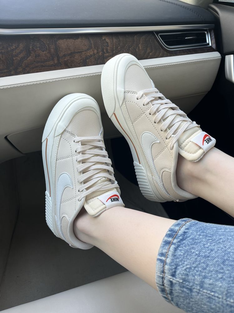 Nike Court Legacy Lift Beige