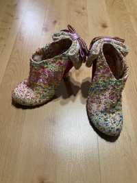 Botki irregular choice wiosna spring kolorowe multicolor na obcasie