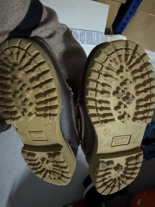 Sapatos castanhos em pele e sola borracha Zippy tamanho 25