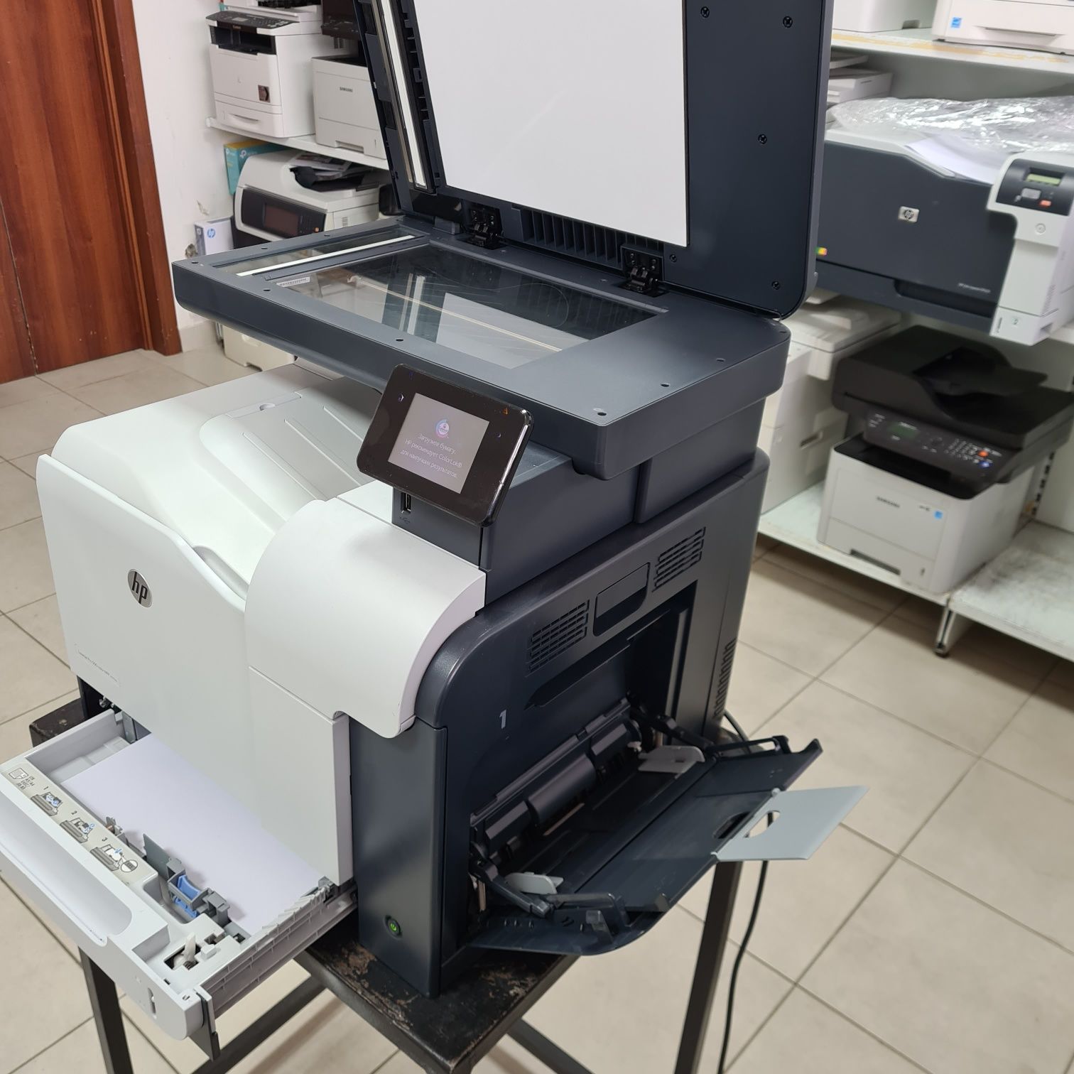 Цветное МФУ A4 HP Color LaserJet Pro M570dn  (CZ272A).. Гаранти