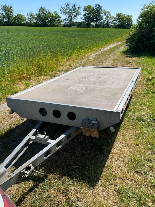 Przyczepka samochodowa dwuosiowa WIOLA platforma do przewozu m.in. uli