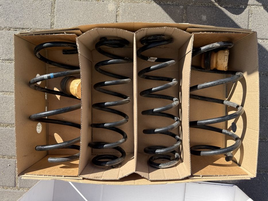 Sprzedam sprężyny od golfa 7,5 2019 variant