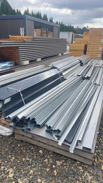 Płyta warstwowa , obróbka blacharska , okucia , blacha ANTRACYT I SREB