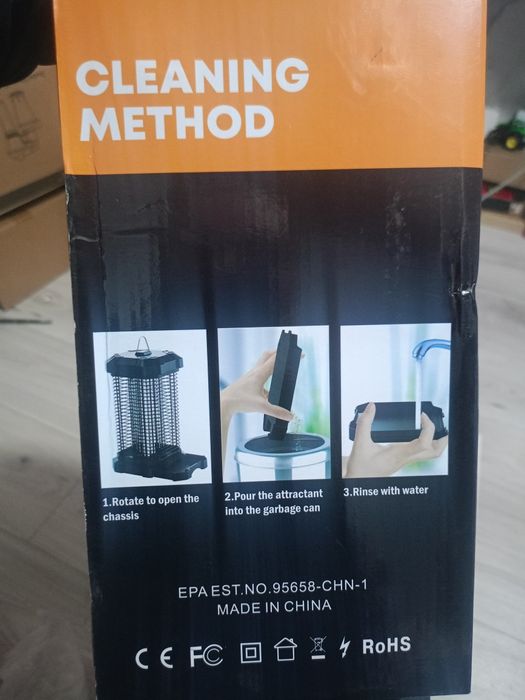 Електрична лампа-знищувач комах (інсектицидна)