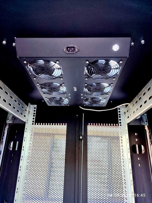 Серверна шафа ESTAP 19" 42U 800x1000мм перфор. двері, на колесиках