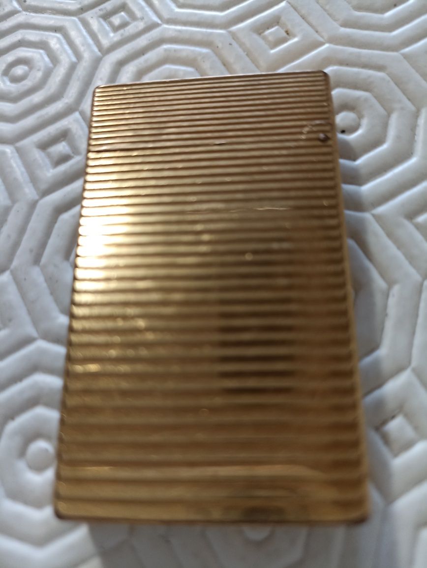 Isqueiro de ouro marca dupont