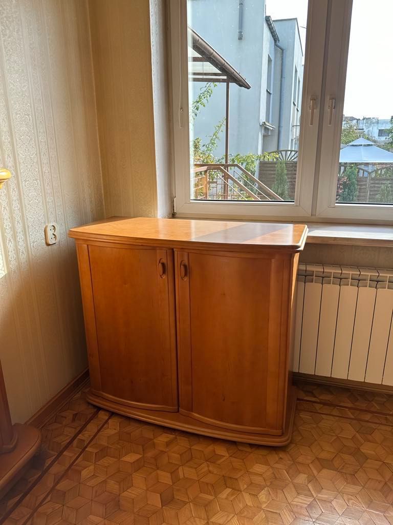Sprzedam zestaw mebli drewnianych