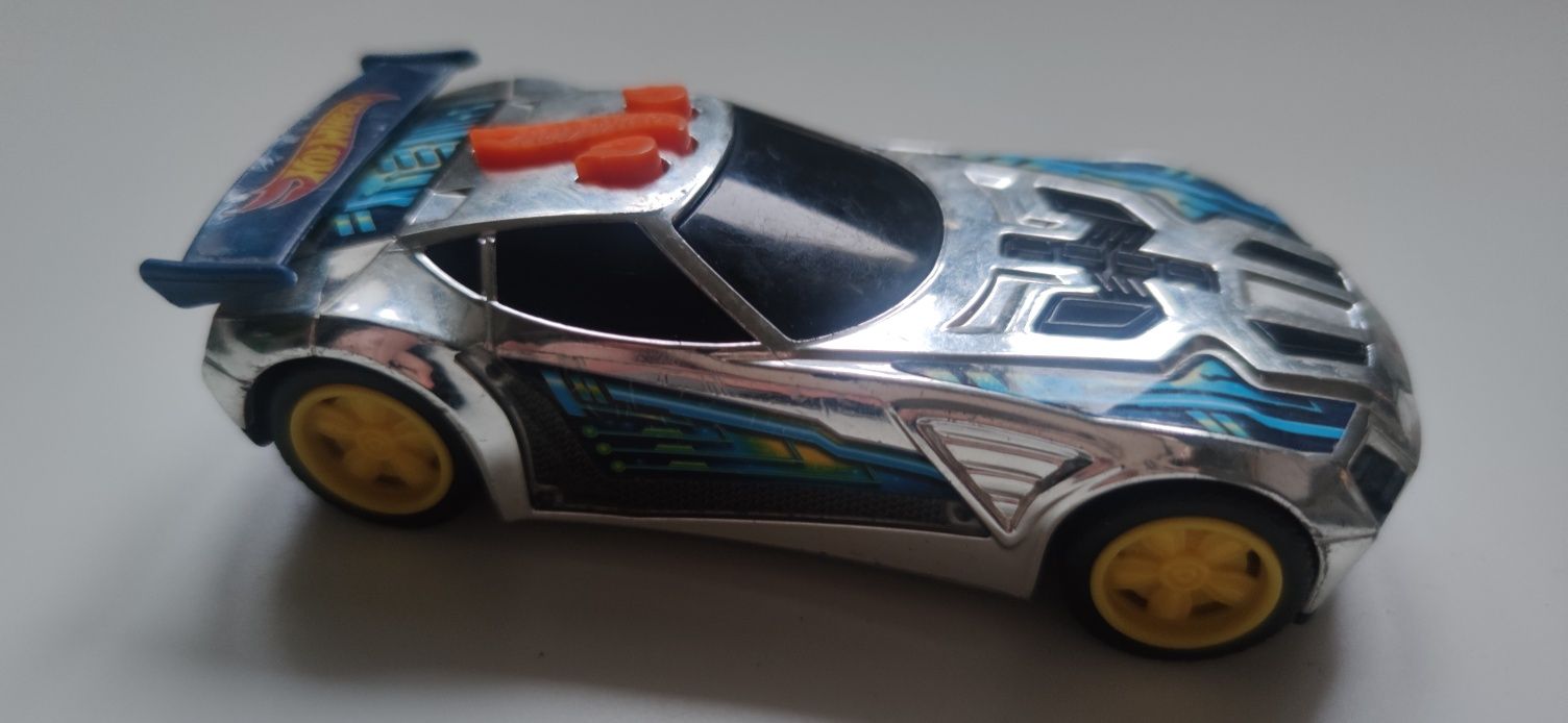 Hot wheels зі звуком та світлом