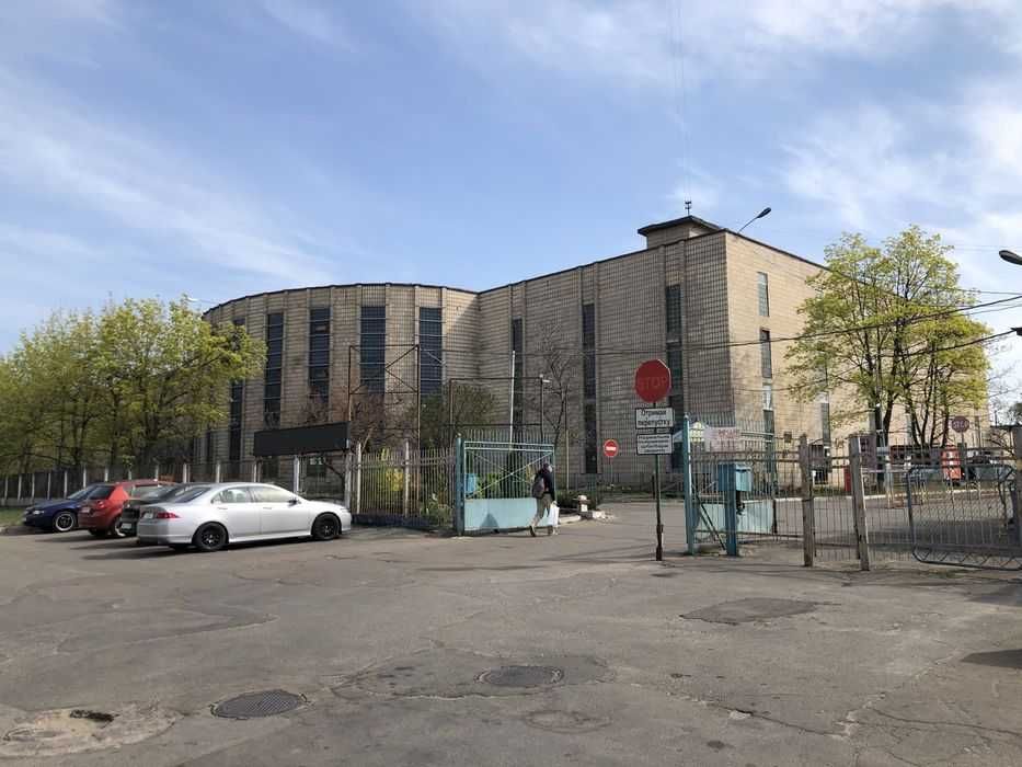 БЕЗ КОМИССИИ!  Сдам теплый гараж 18м, в ГСК Березняки 3.