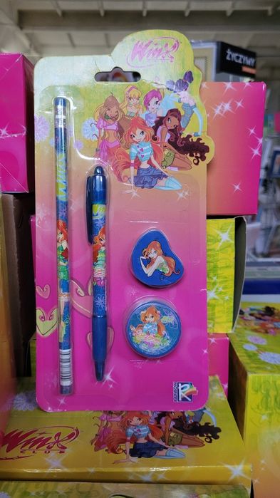 Zestaw przyborów szkolnych Winx