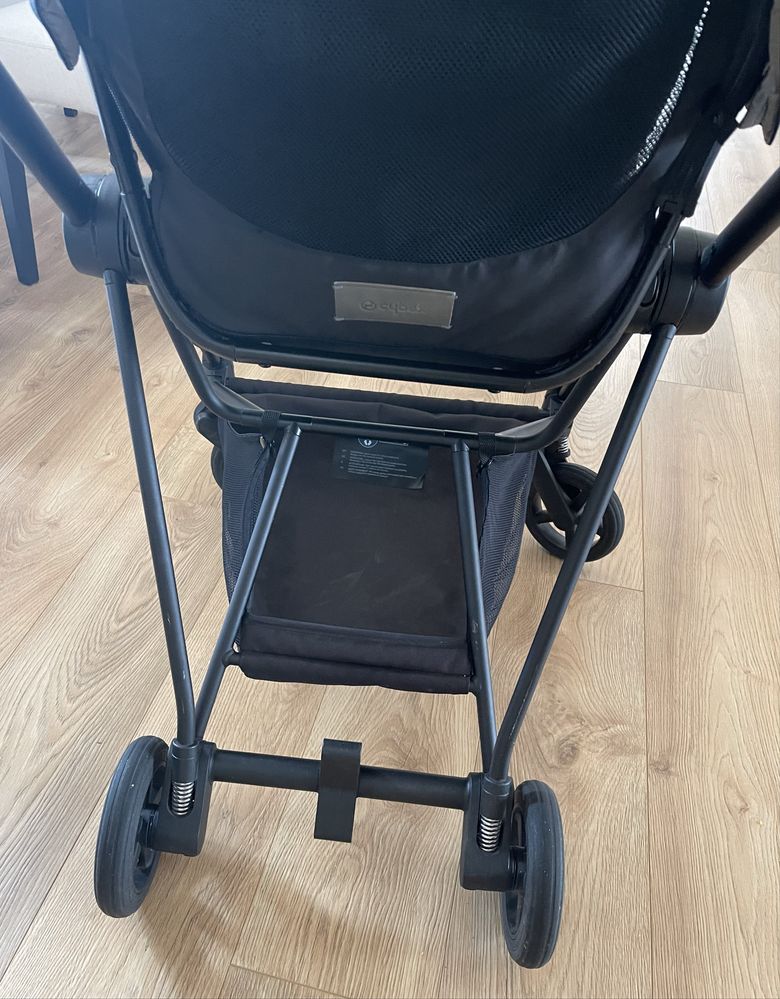 Carrinho passeio Cybex - modelo Mios, cor preta, muito bom estado