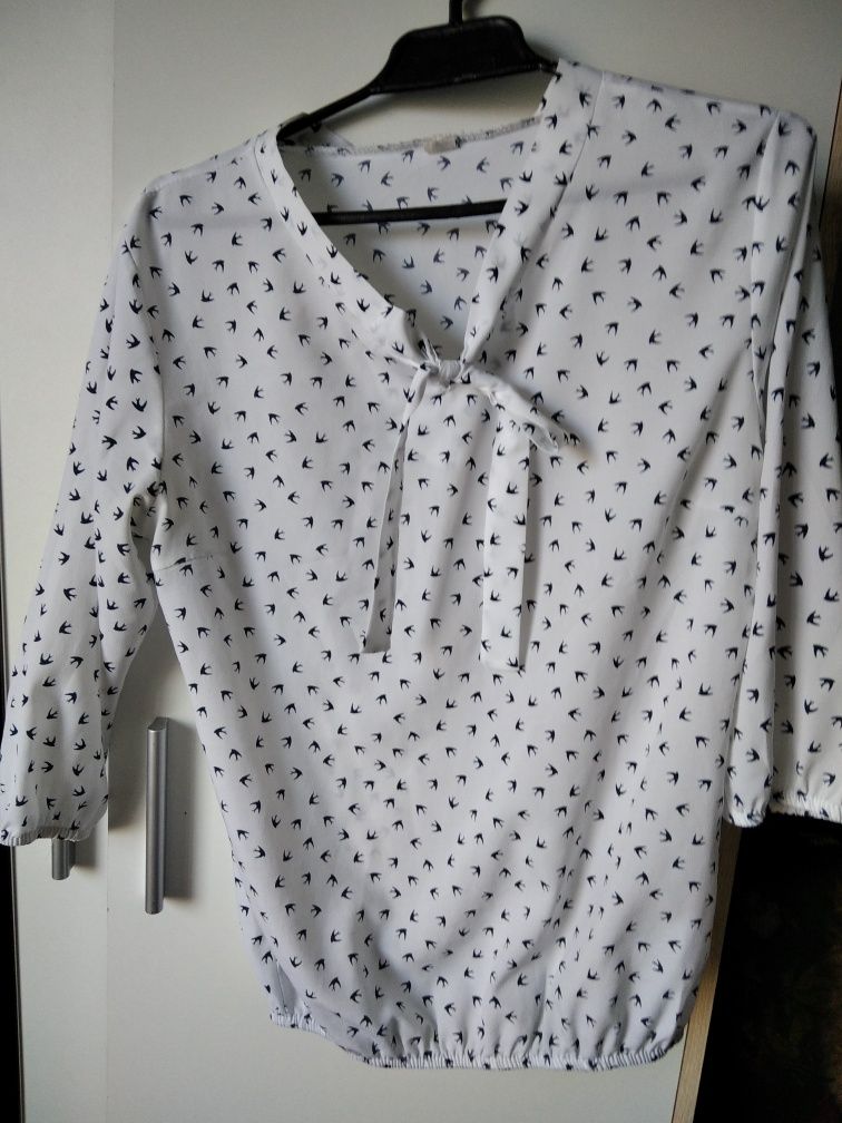 Koszula bluzka z kokardką w jaskółki M