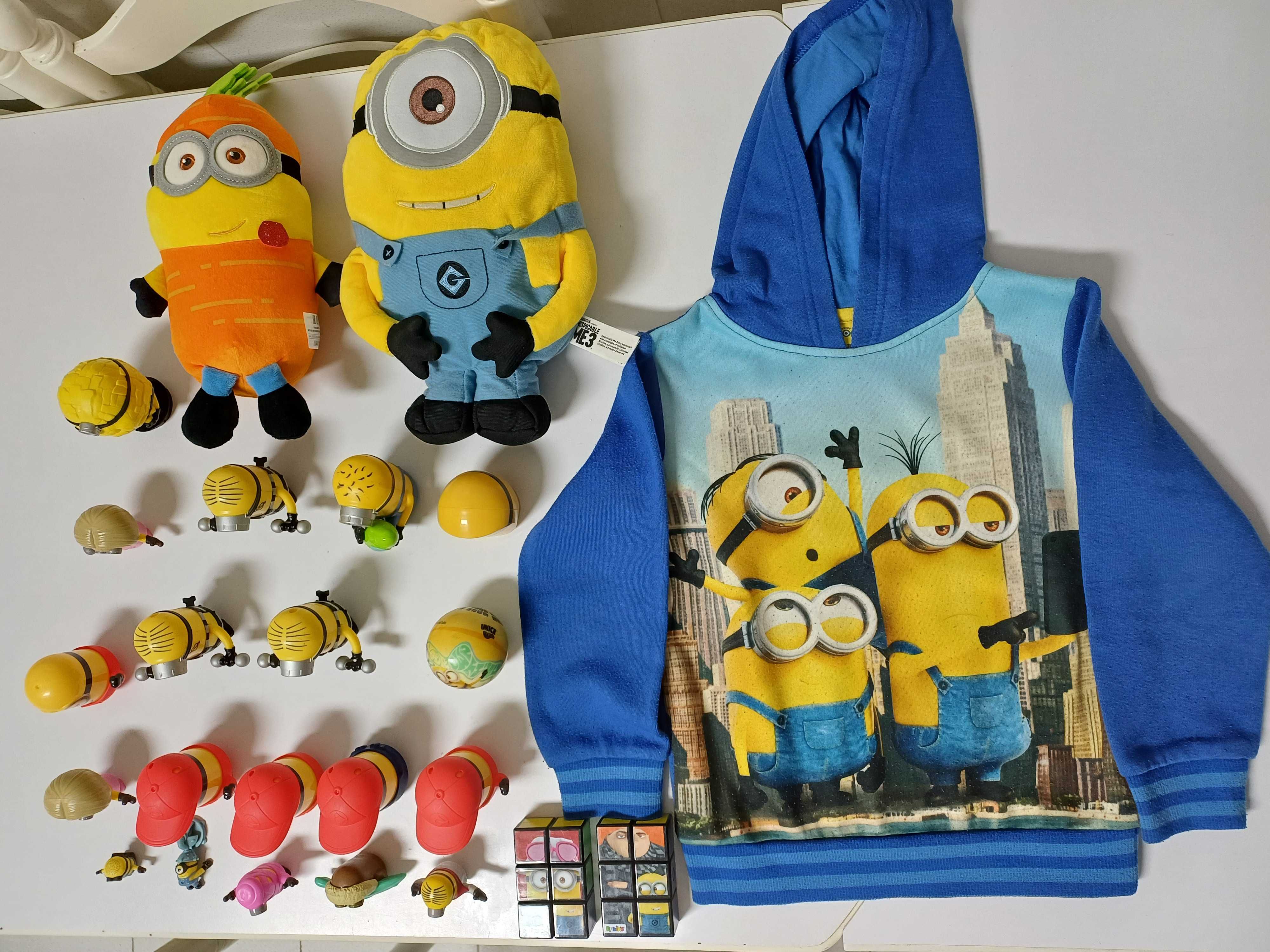 Conjunto de Minions com 18 bonecos 2 peluches 2 puzzles 1 bola 1 swet