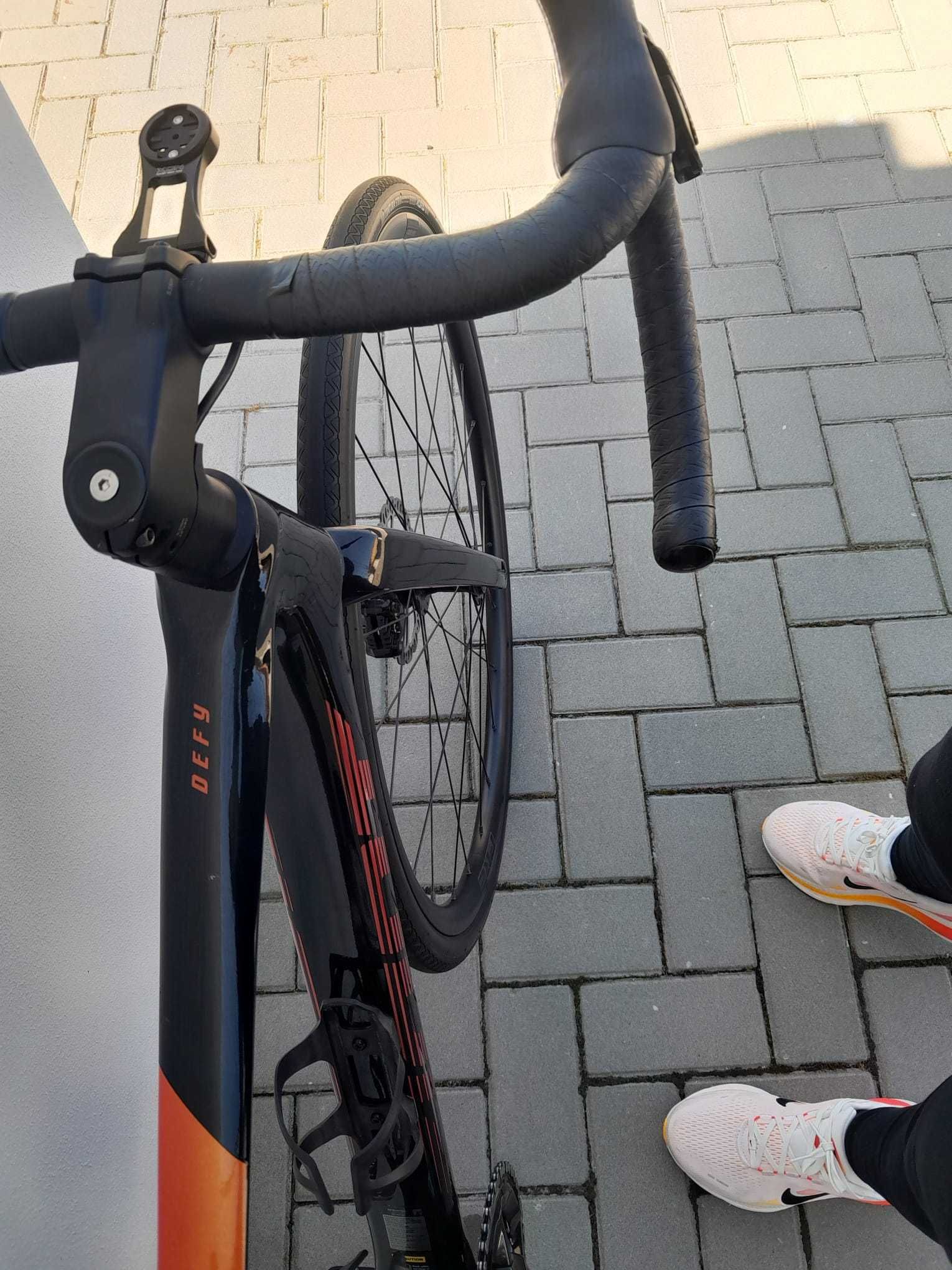 Bicicleta Giant Defy Advanced 1 Black/Helios Tamanho S