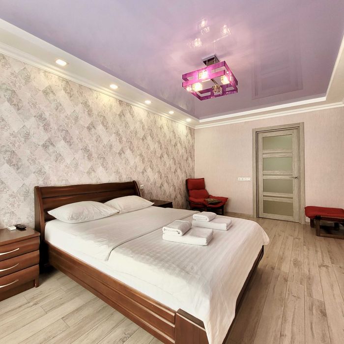 ApartPoltava Дизайн. Апартаменти з ПАНОРАМНИМ балконом. СВІТЛО ЗАВЖДИ