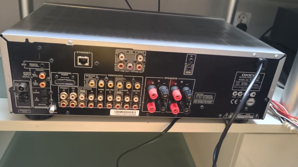 Amplituner Onkyo TX 8050
