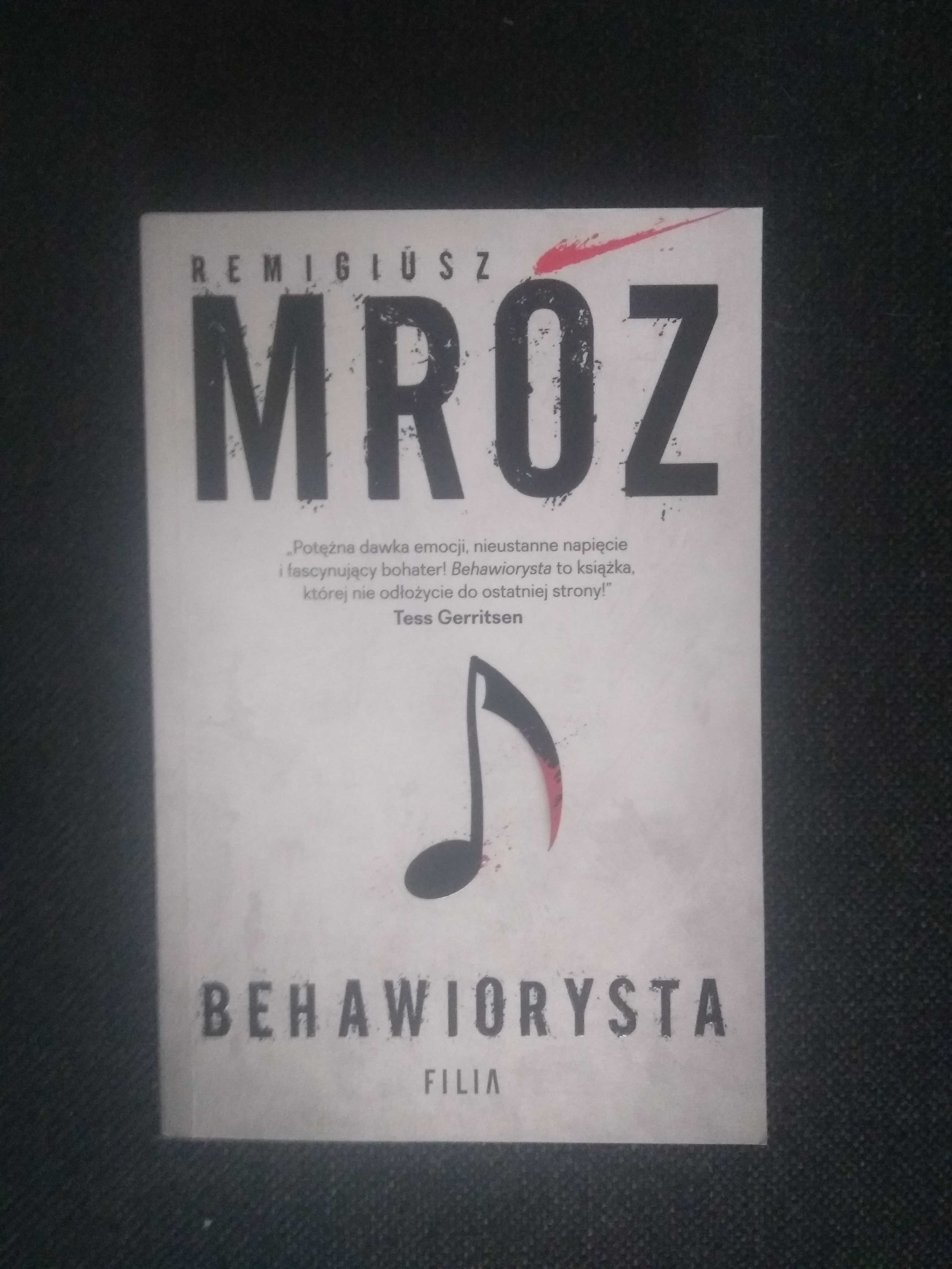 Dobra książka - Behawiorysta Remigiusz Mróz (jak nowa)