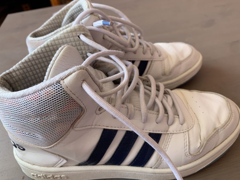 Buty damskie skórzane białe za kostkę Adidas