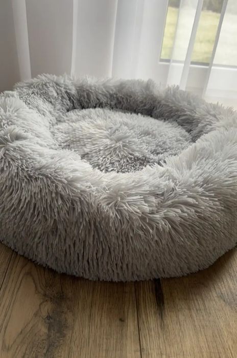 Jasnoszare legowisko dla psa duże okrągłe włochate puchowe 100cm jasny