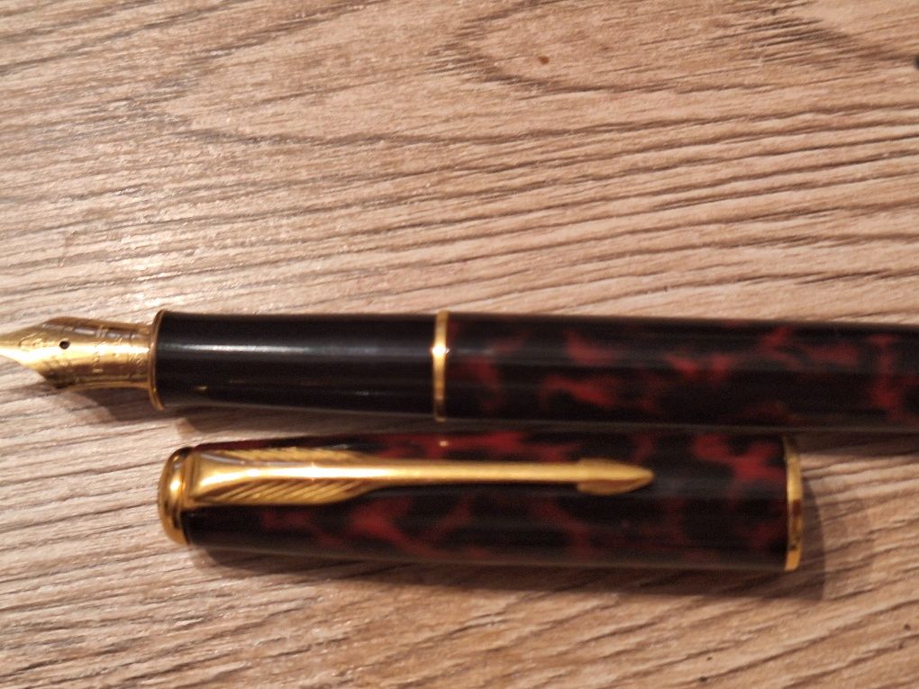 Pióra  wieczne firmy  Sheaffer i Parker.