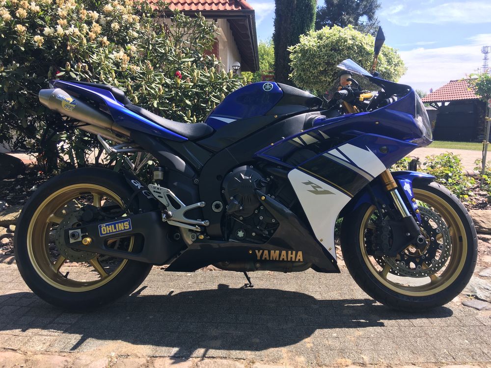 Yamaha R1 RN19.