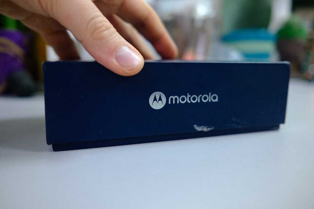 Motorola Moto Edge + 5g UW (2022) Snapdragon 8 Gen1 8 128 6.7 144 hz