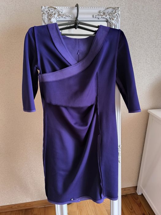 Продам фіолетову сукню та брошку з аметистом