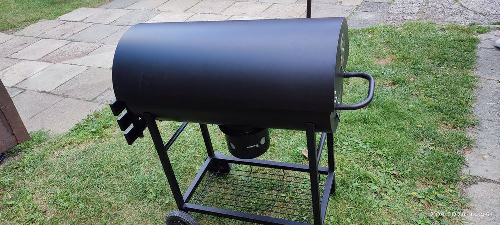 Grill węglowy z pokrywą NOWY