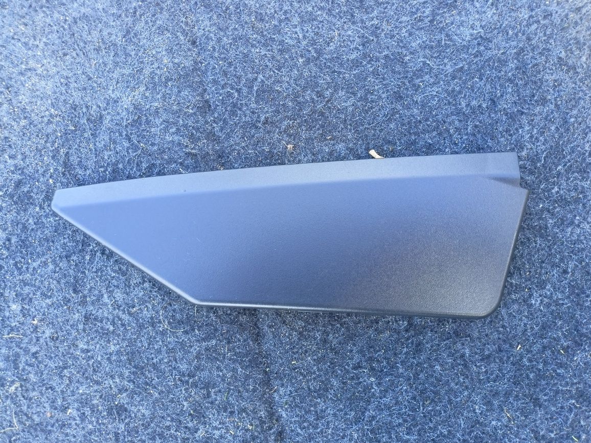 Audi Q7 4M0 przesłona osłona zaslepka maskownica zderzaka przód