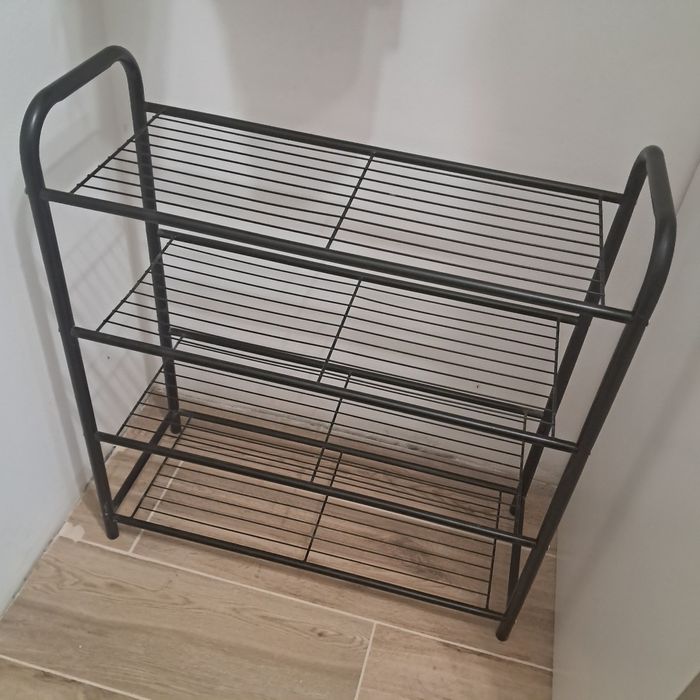 Metalowa szafka na buty