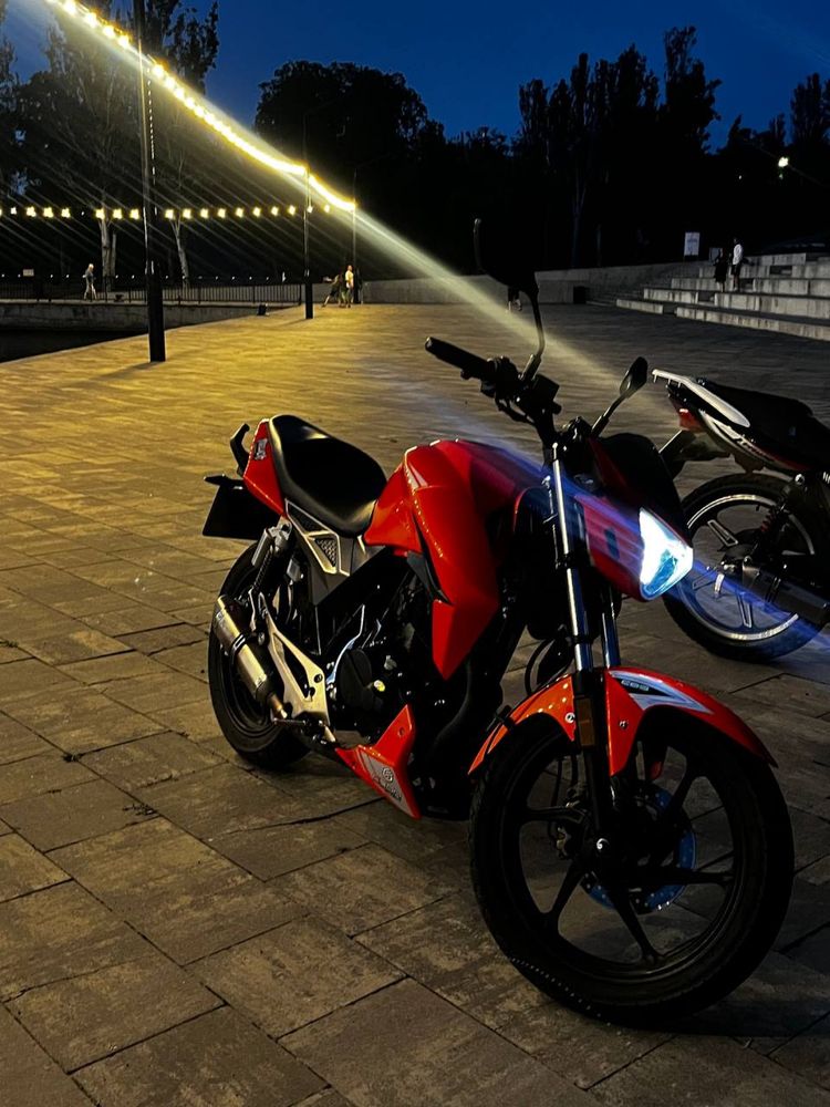Продам обменяю мотоцикл Geon Pantera 200
