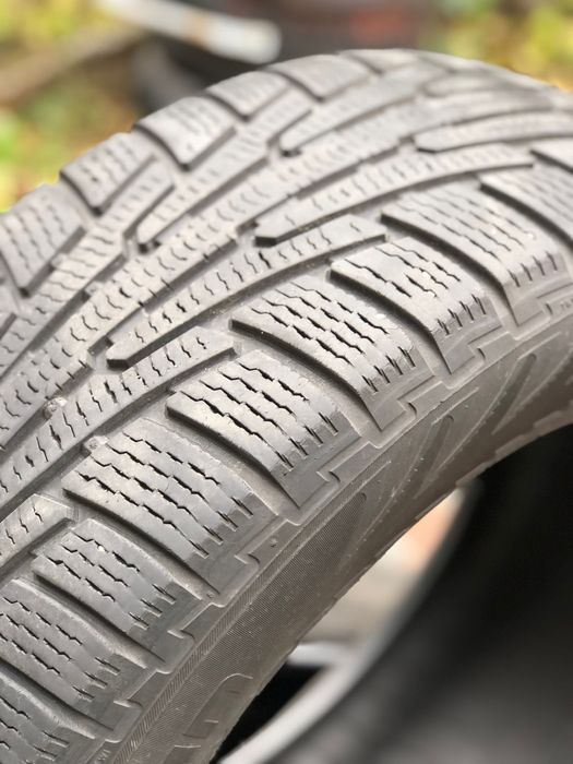 Зимові шини 235 60 R17