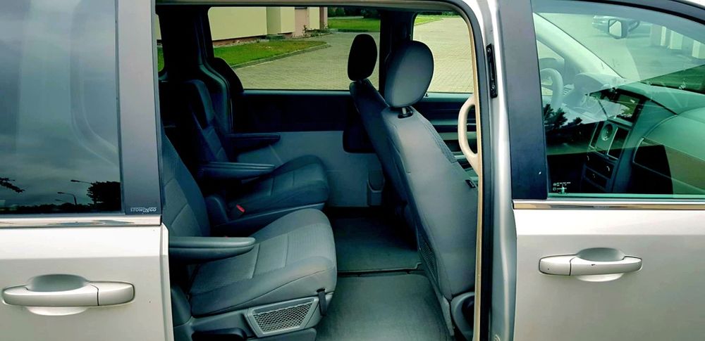 Chrysler Grand Voyager 2.8 litra diesel Automat 7 osób SALON POLSKA!