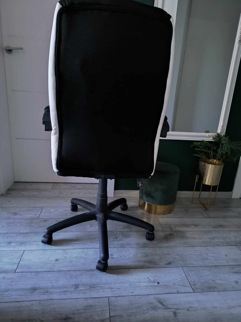 Krzesło obrotowe do butka