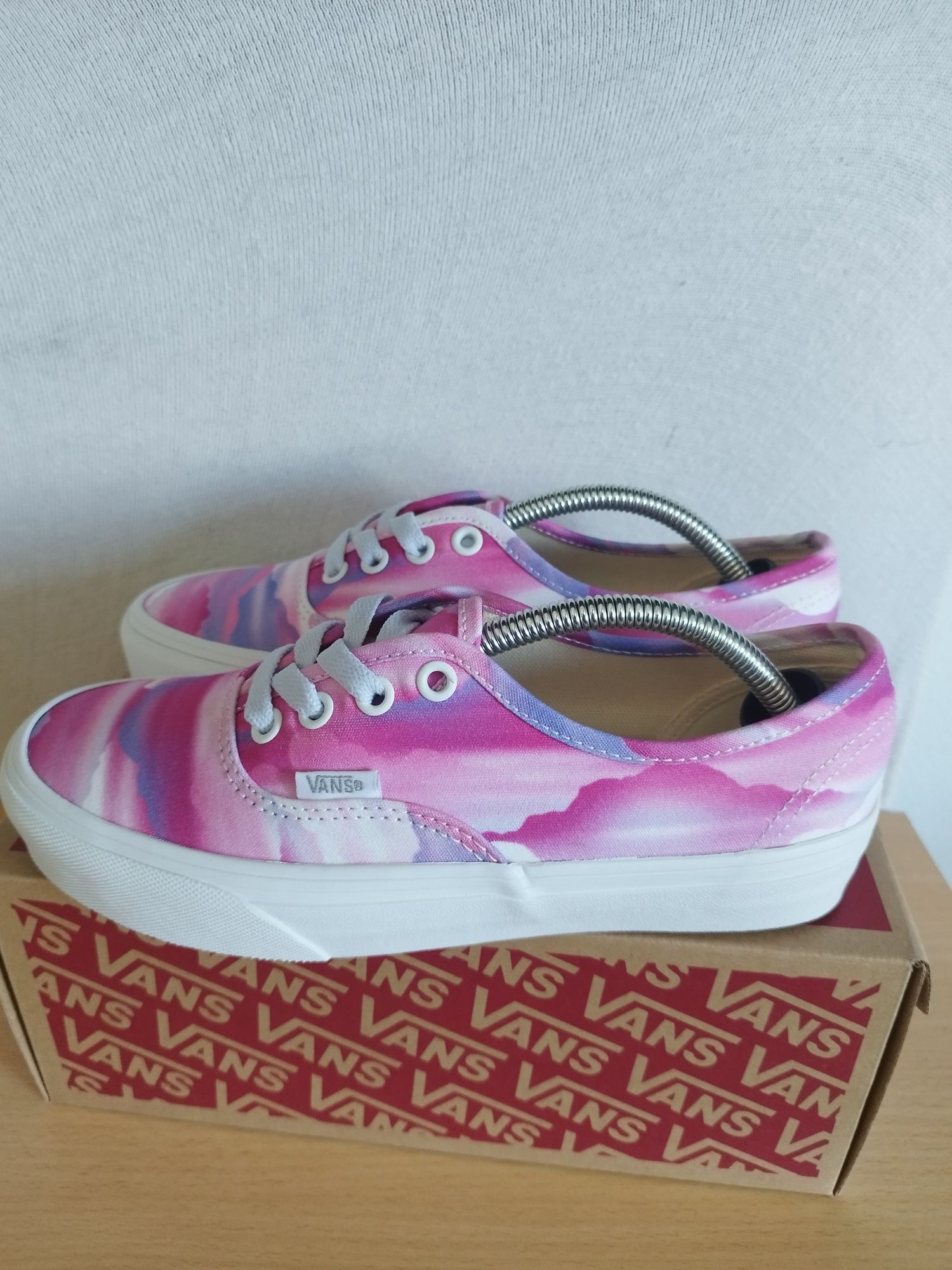 Vans Authentic tamanho 36,5 novos nunca usados.