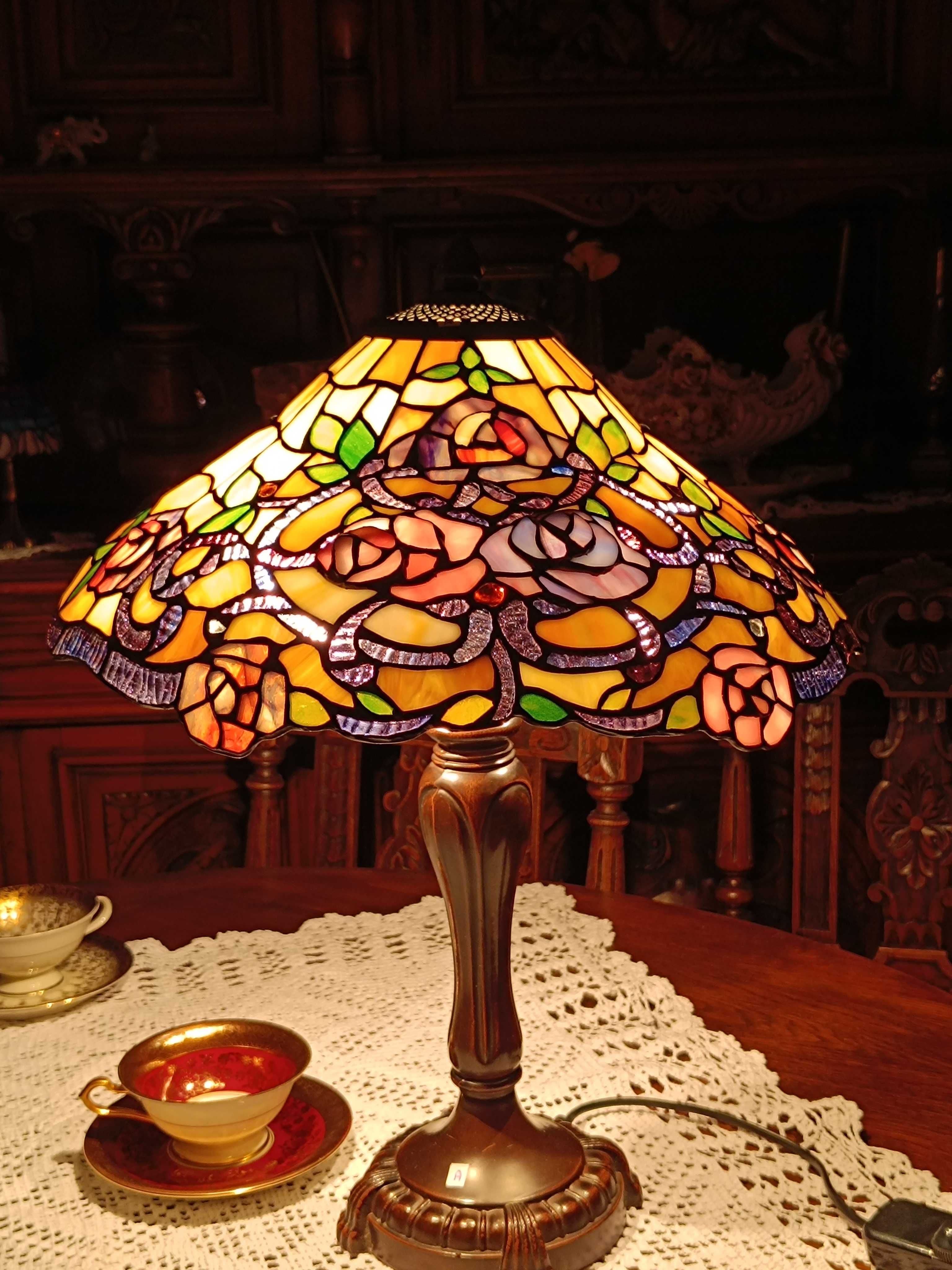 Lampa ,,Tiffany " witrażowa  ,stolikowa , motyw kwiaty, róże