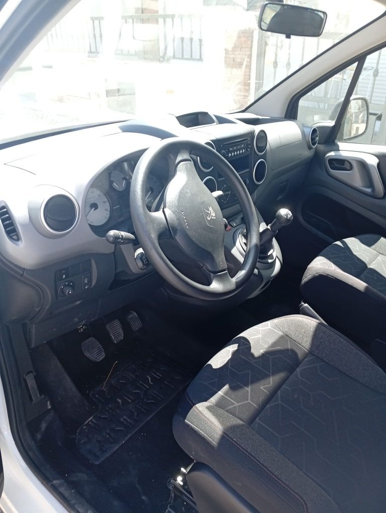Peugeot partner tepee 5 lugares aceito troca, retoma