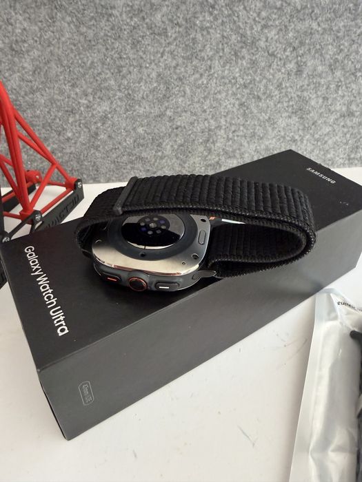 Troco/Vendo Samsung Galaxy Watch Ultra Titanium Silver