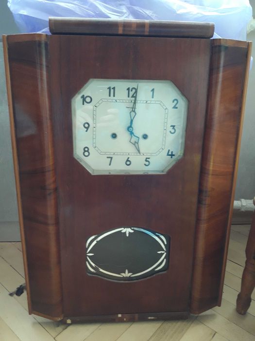 Часы "Янтарь"1967г СССР. Компьютерный стол. Шкаф для бумаг. Италия