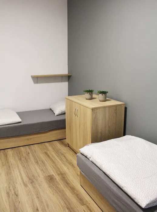 НОВИЙ ХОСТЕЛ! Койко-місце метро Житомирська Власниця