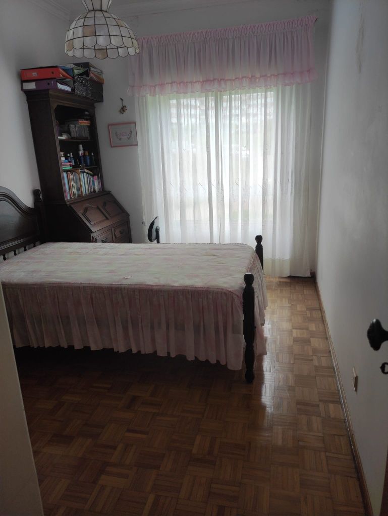Apartamento T3, 2 WC, 1 varanda