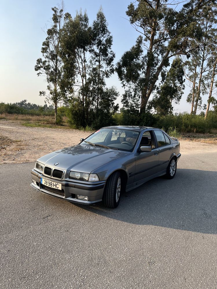 BMW 318tds sedan